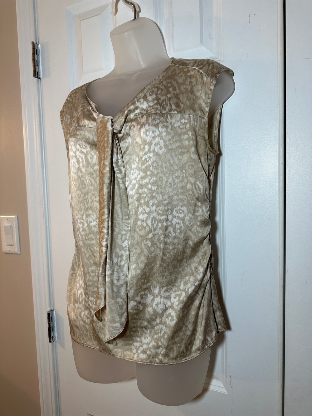 Ann Taylor Silk Beige Tie-Neck Cap Sleeve Blouse - Picture 4 of 9